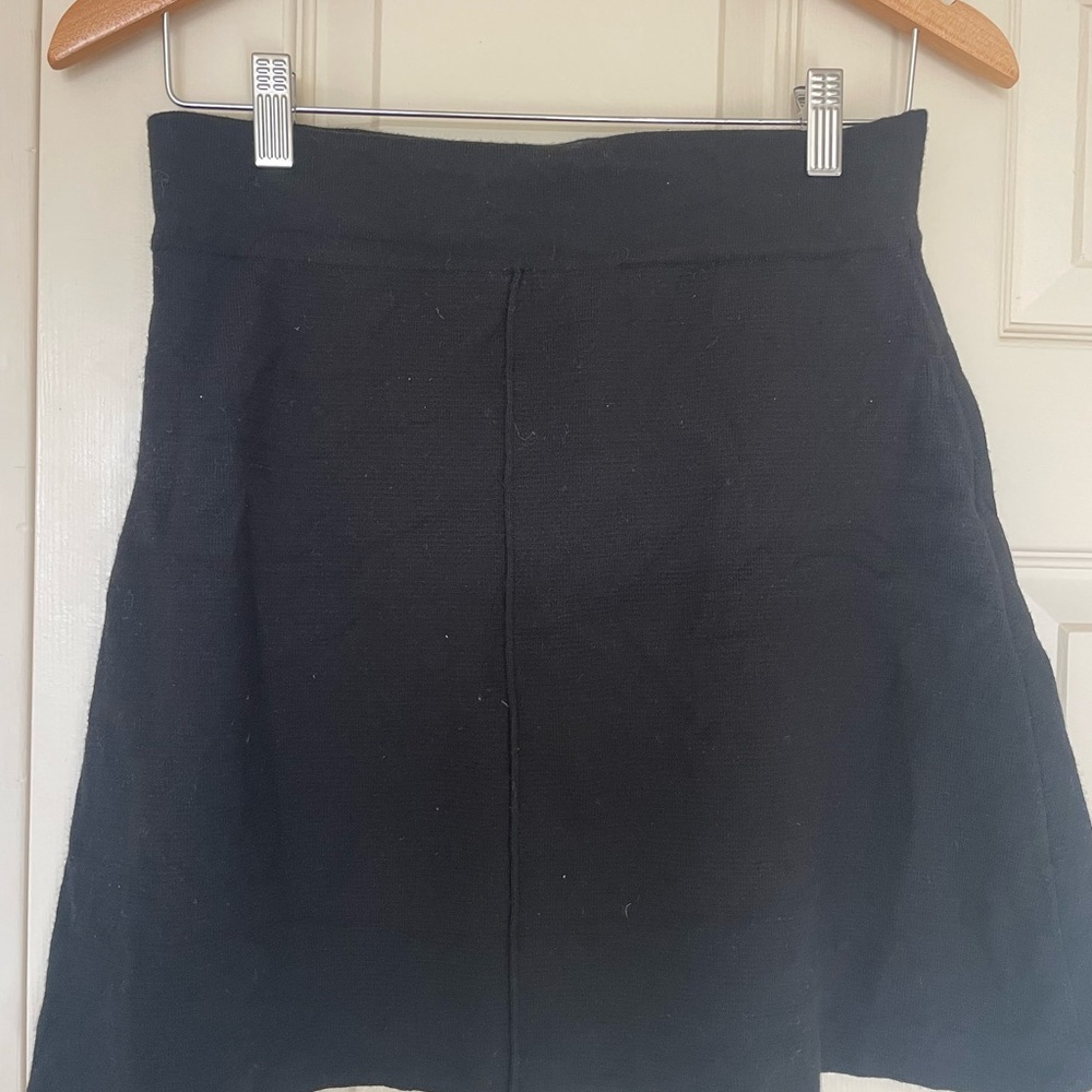 Chic Black Skirt